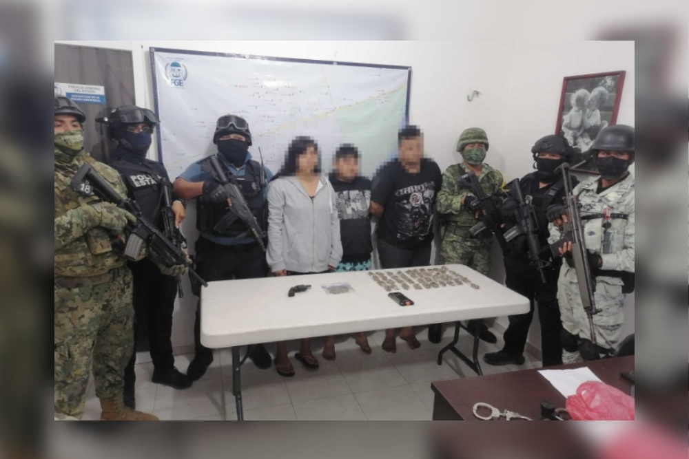 Joel 'N' portaba dentro de su camioneta droga y un arma de fuego, esto, encontrado tras una revisión el Tulum Joel 'N' portaba dentro de su camioneta droga y un arma de fuego, esto, encontrado tras una revisión el Tulum