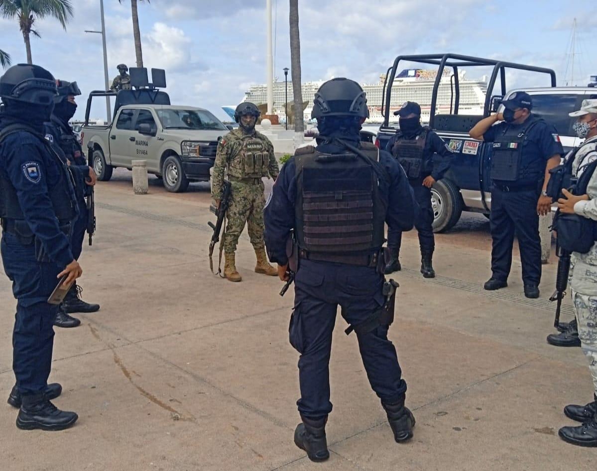 Elementos de la Guardia Nacional en Cozumel aseguraron la mochila que cuyo interior había un paquete con droga Elementos de la Guardia Nacional en Cozumel aseguraron la mochila que cuyo interior había un paquete con droga