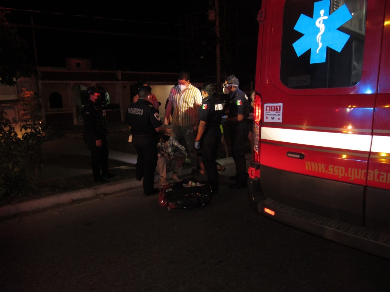 El hombre tuvo que ser atendido por una ambulancia