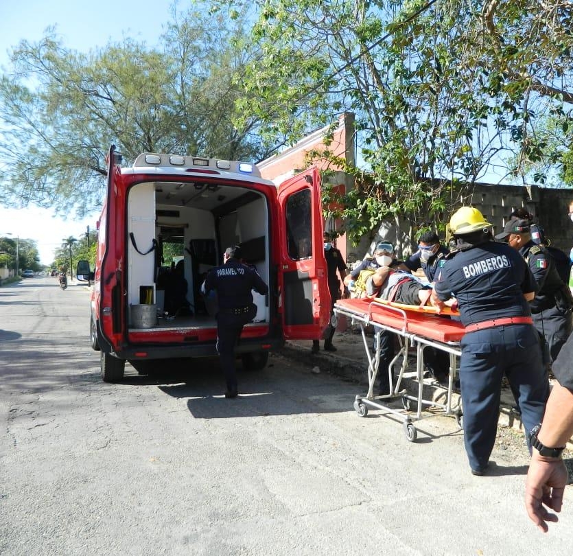 Los bomberos y los policías laboraron de forma coordinada para efectuar el rescate Los bomberos y los policías laboraron de forma coordinada para efectuar el rescate