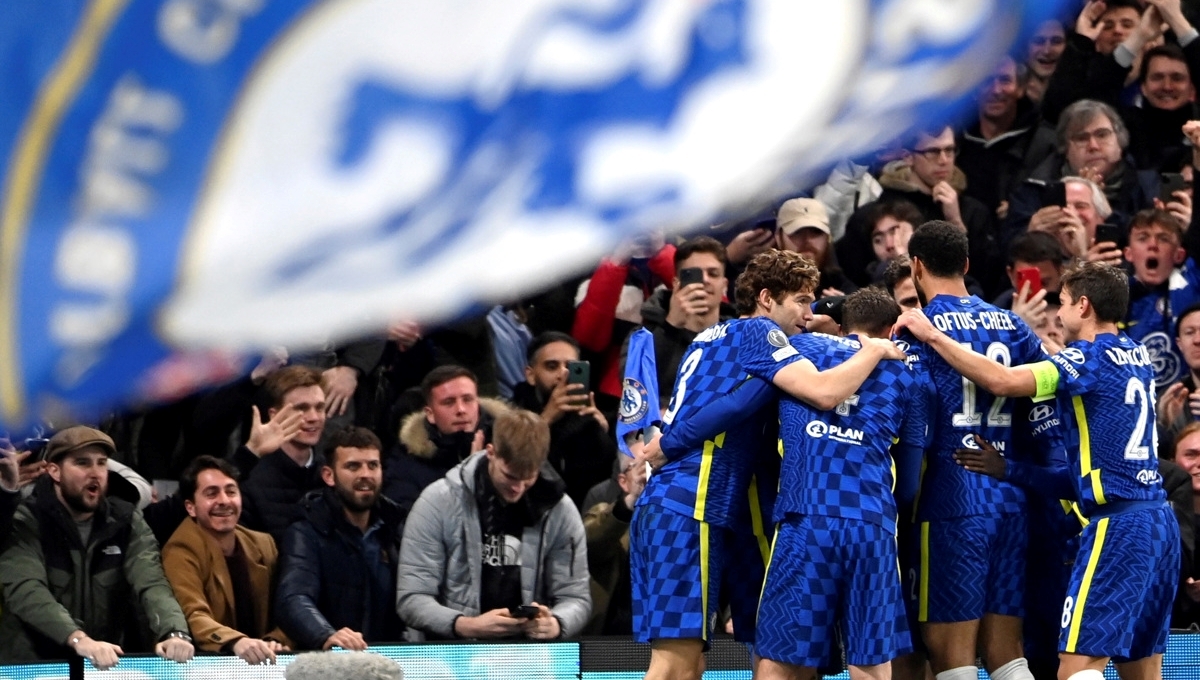 El Stamford Bridge celebra el gol del Chelsea. Foto: EFE