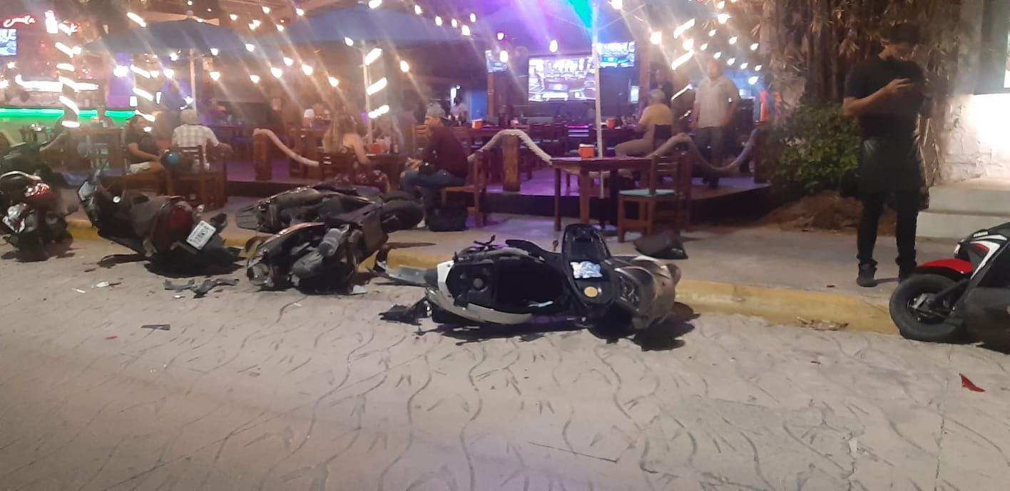 El conductor provocó varios daños materiales El conductor provocó varios daños materiales