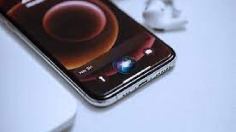 Siri recibe nueva voz de género no binario tras actualización
Siri recibe nueva voz de género no binario tras actualización