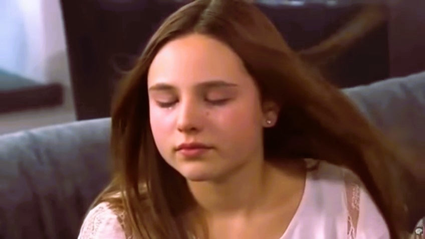 Una actrz recibe el 'airecito' del milagro. Foto: Captura de pantalla RdG Una actrz recibe el 'airecito' del milagro. Foto: Captura de pantalla RdG