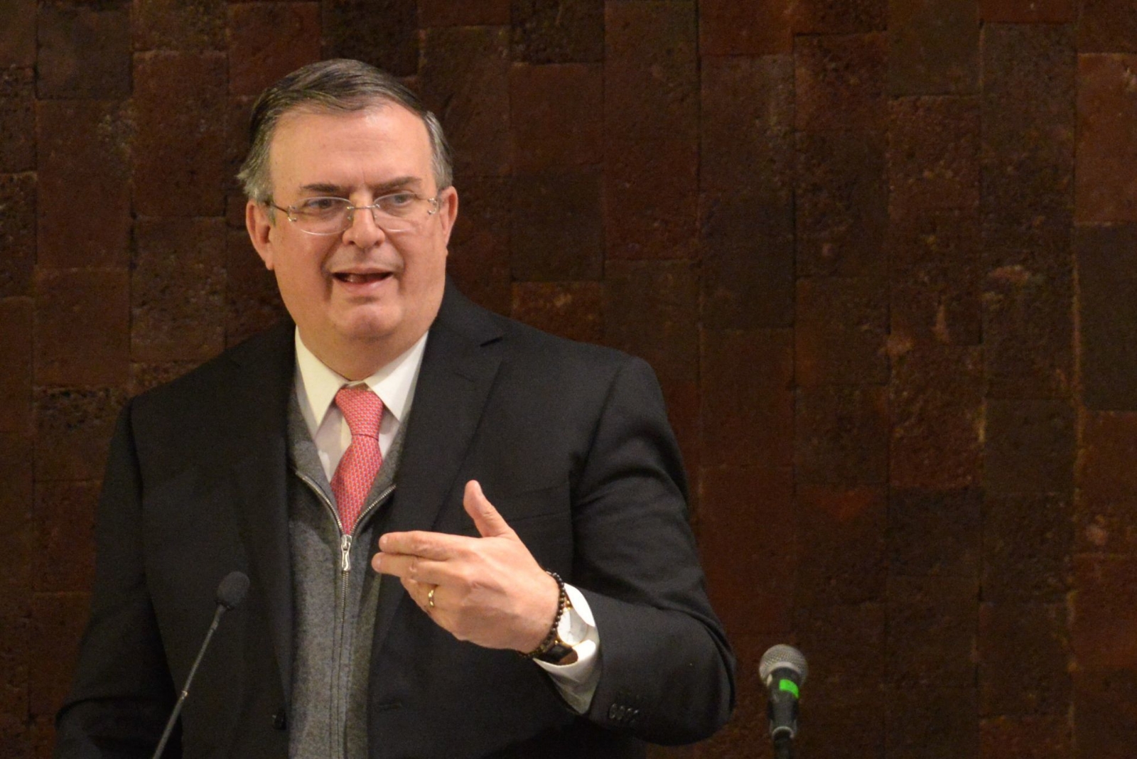 Ebrard añadió que no está contemplado que México apoye una respuesta bélica por parte de alguno de los bandos.