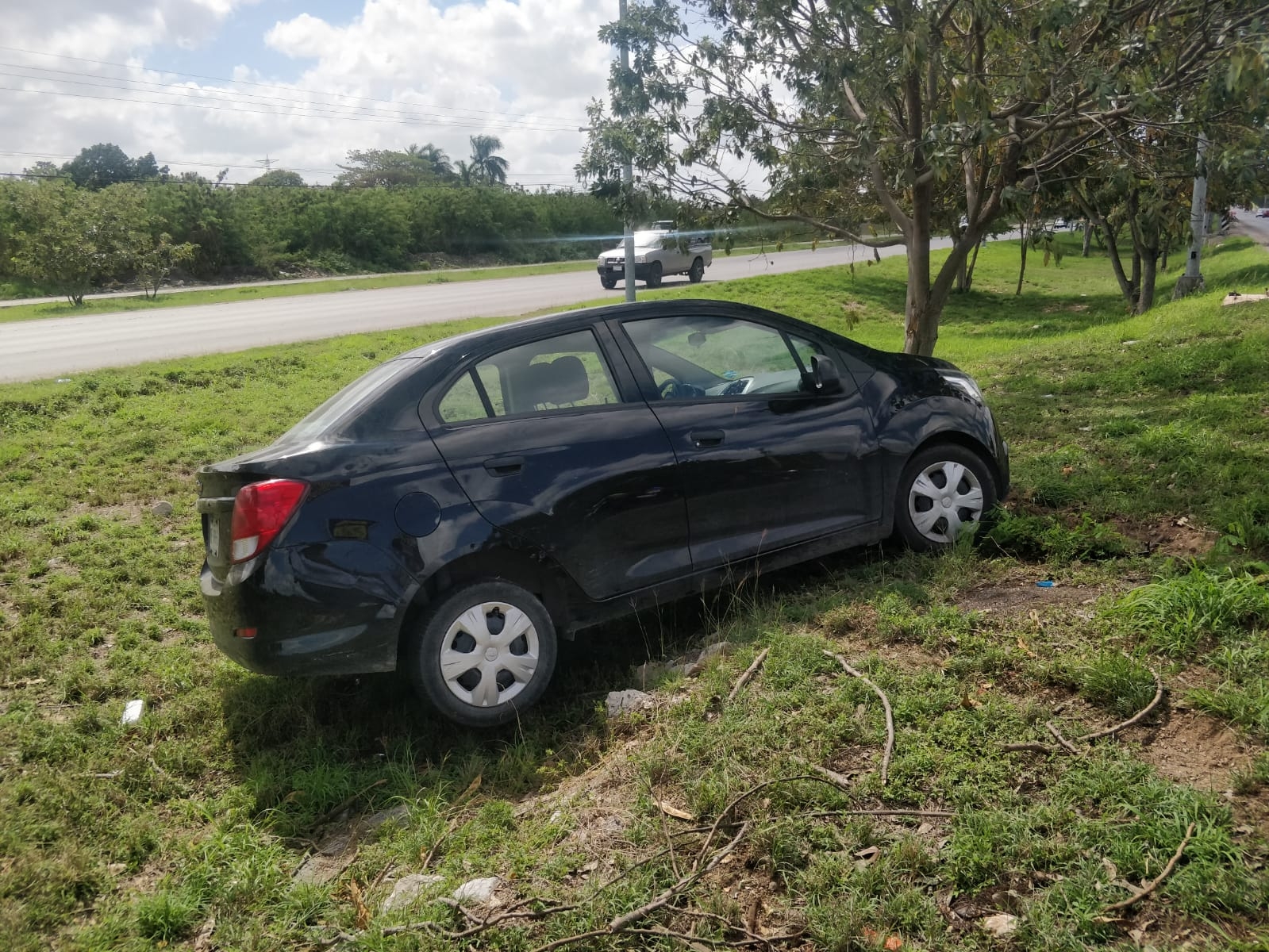 La conductora salió ilesa en el periférico de Mérida La conductora salió ilesa en el periférico de Mérida