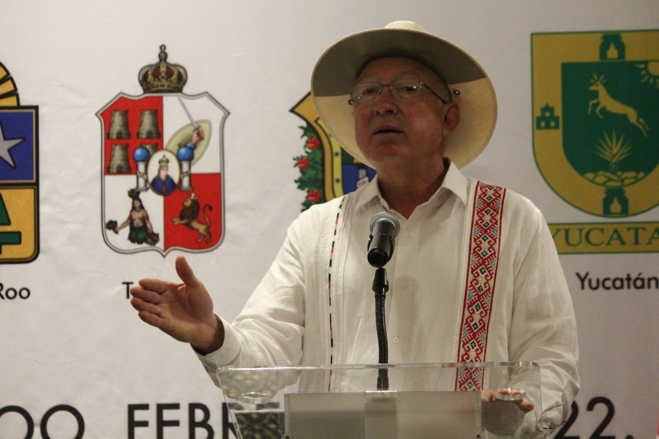 Ken Salazar afirmó en Cancún que la relación entre AMLO y Joe Biden es buena, cordial y colaborativa