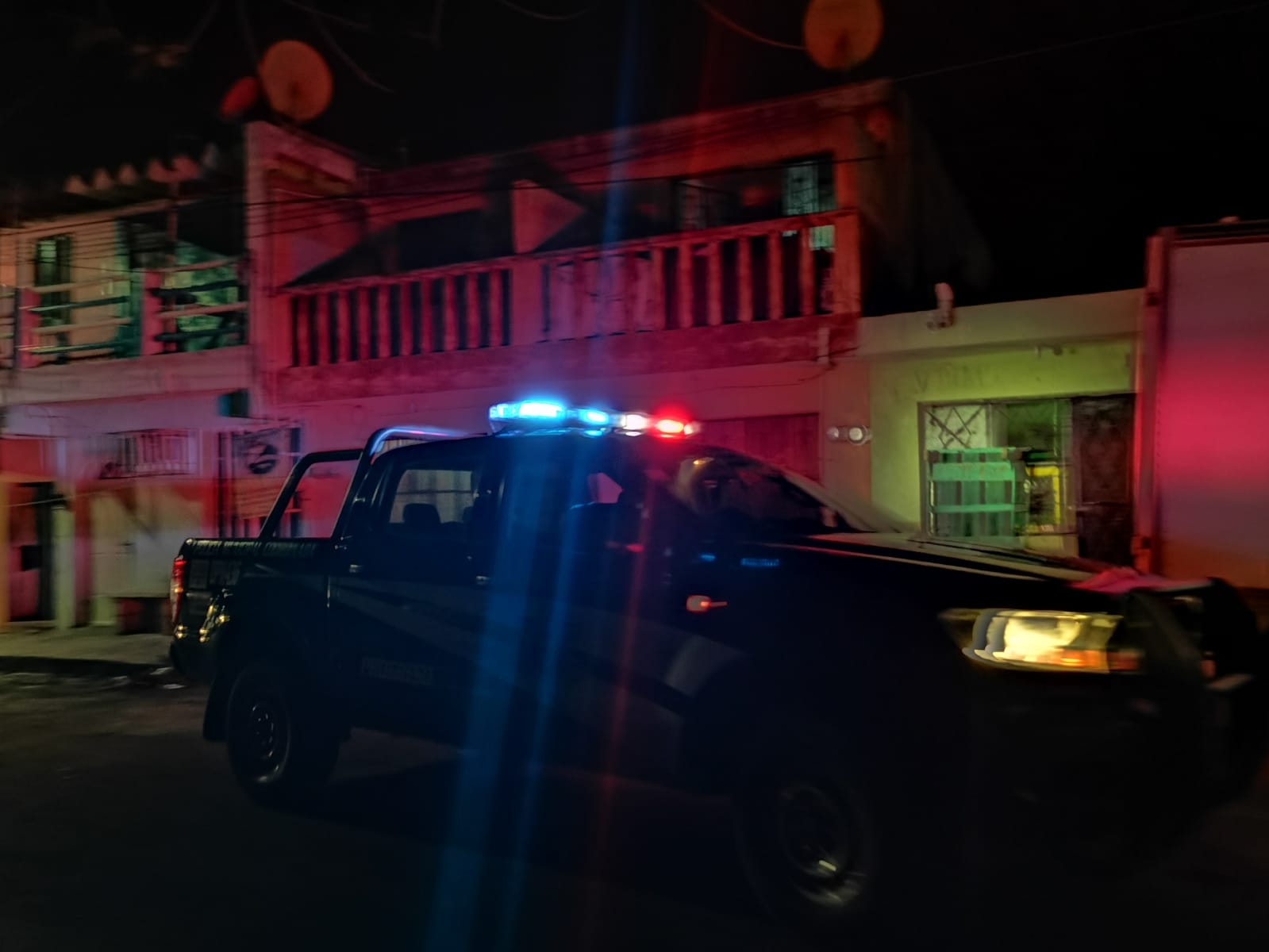 Roban botín de miles de pesos y una televisión en Progreso