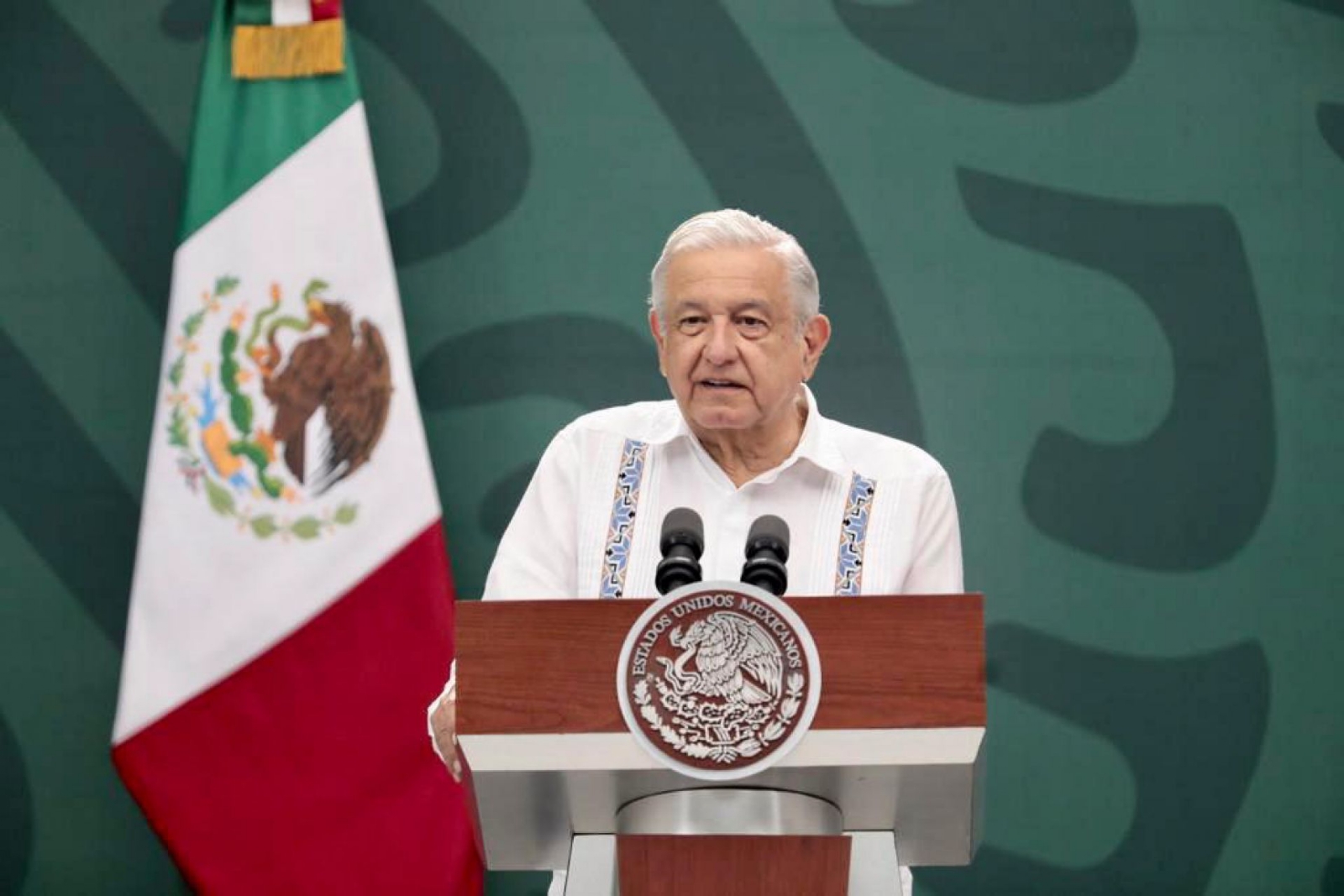 Con esto se pretende garantizar la seguridad, combatir la corrupción y reducir la comisión de delitos, declaró el presidente