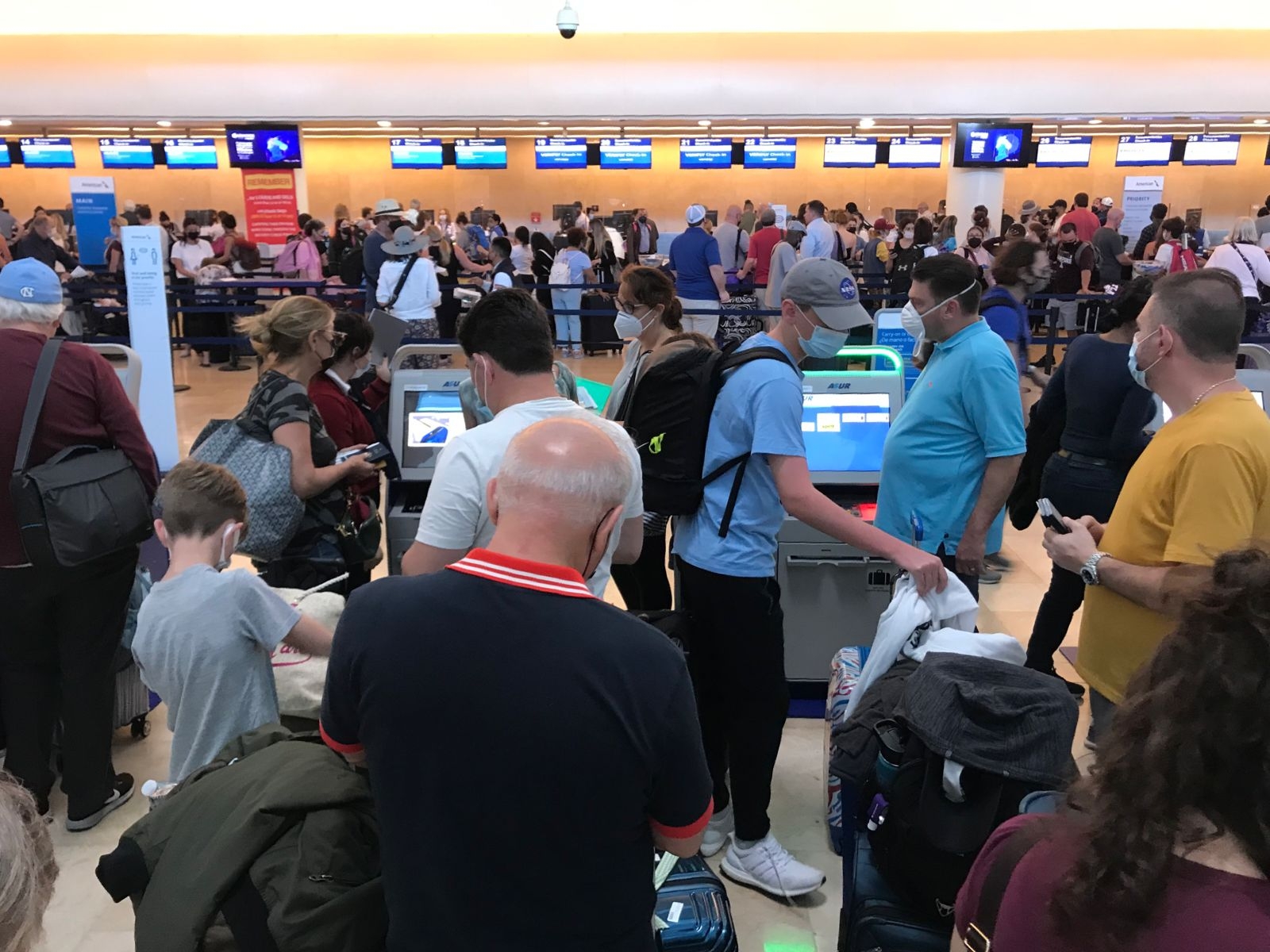 Las aerolíneas avisarán a sus pasajeros sobre las reprogramaciones de los vuelos hacia Boston desde el aeropuerto de Cancún Las aerolíneas avisarán a sus pasajeros sobre las reprogramaciones de los vuelos hacia Boston desde el aeropuerto de Cancún
