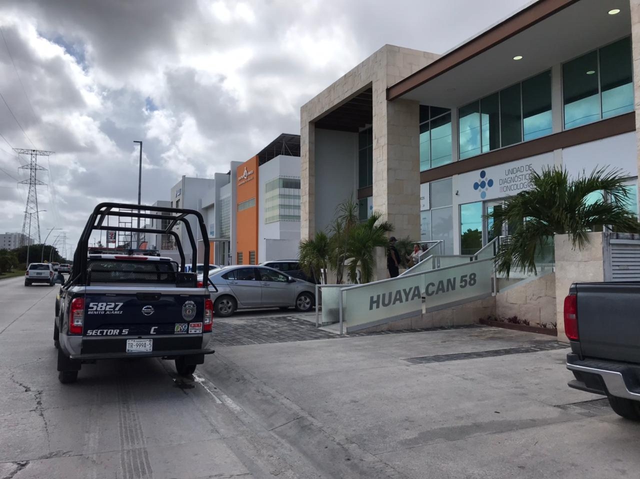 Personal de la Notaría 85 de Cancún dio aviso a la Policía sobre el robo de dinero en efectivo en sus instalaciones