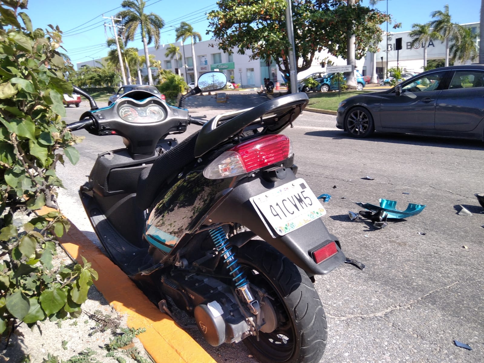 El joven impactó contra un motocarro frente al helipuerto de Ciudad del Carmen