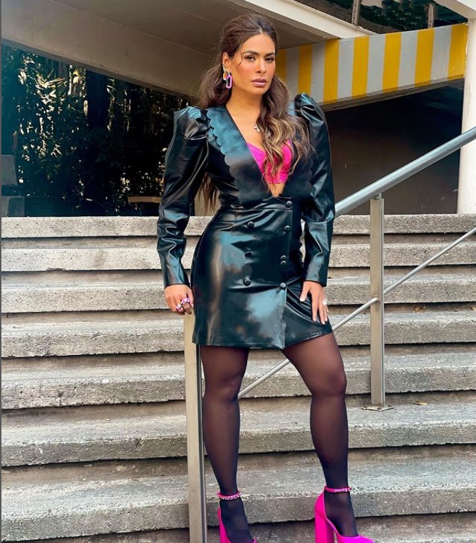 Galilea Montijo presume de su cuerpazo en sensual bikini al cumplir 49 años en Acapulco