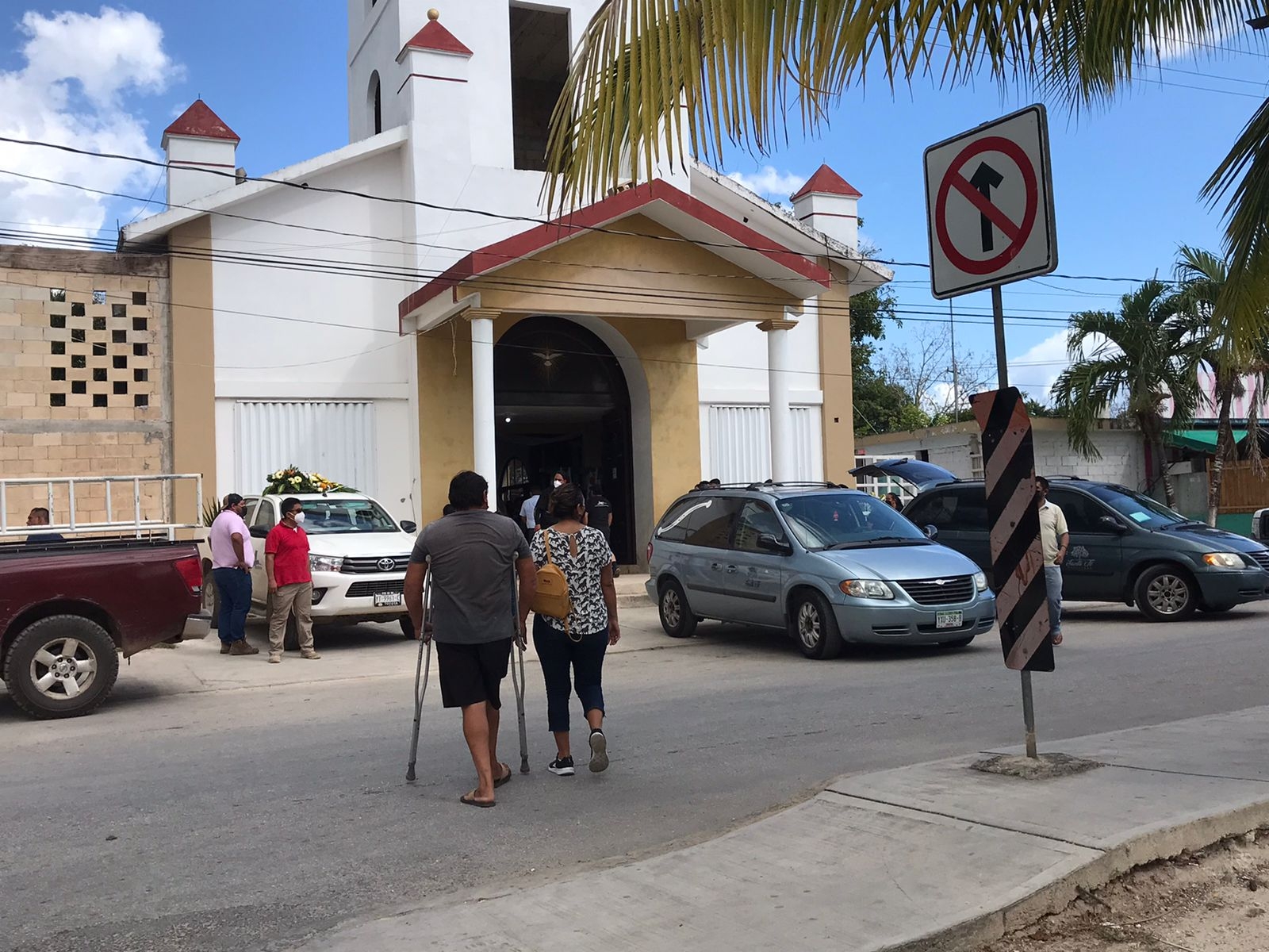 Algunas calles fueron cerradas para permitir que los familiares de José Darío Sánchez Cordero, asistan con tranquilidad a la misa. Algunas calles fueron cerradas para permitir que los familiares de José Darío Sánchez Cordero, asistan con tranquilidad a la misa.