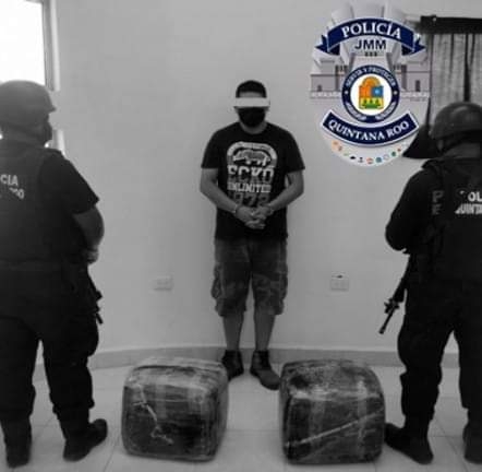 Ambos paquetes tenían marihuana