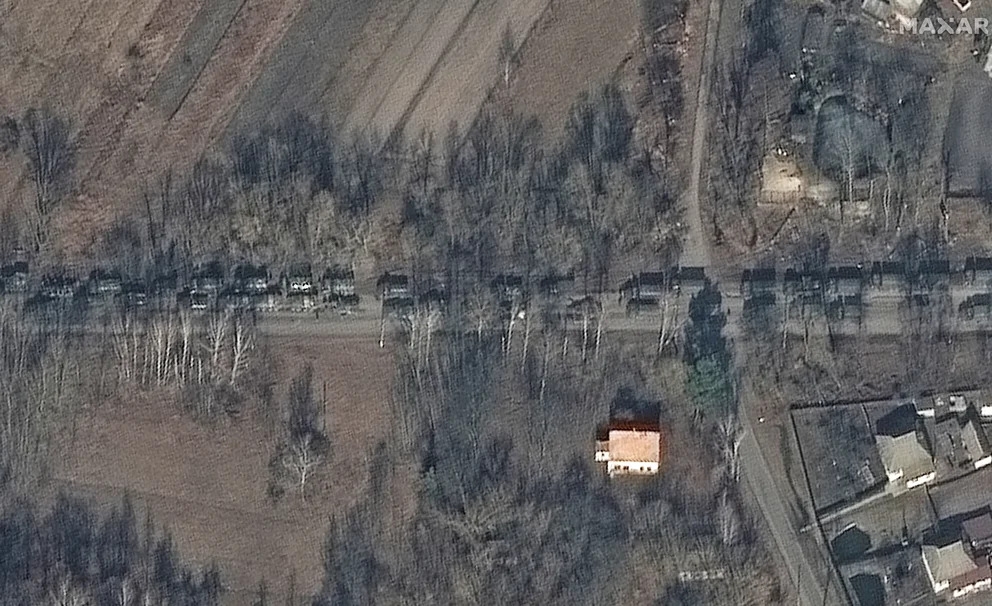 El convoy ocupaba cerca de 5 kilometros y se dirige a Kiev. Foto: Maxar Technologies El convoy ocupaba cerca de 5 kilometros y se dirige a Kiev. Foto: Maxar Technologies