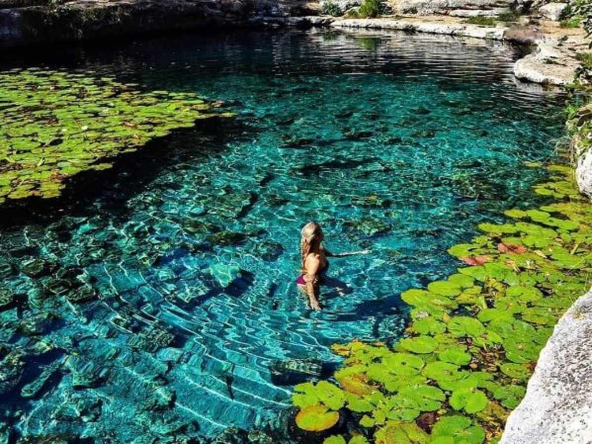 Se ubica a tan sólo 17 kilómetros y es considerado el cenote más profundo descubierto hasta el momento