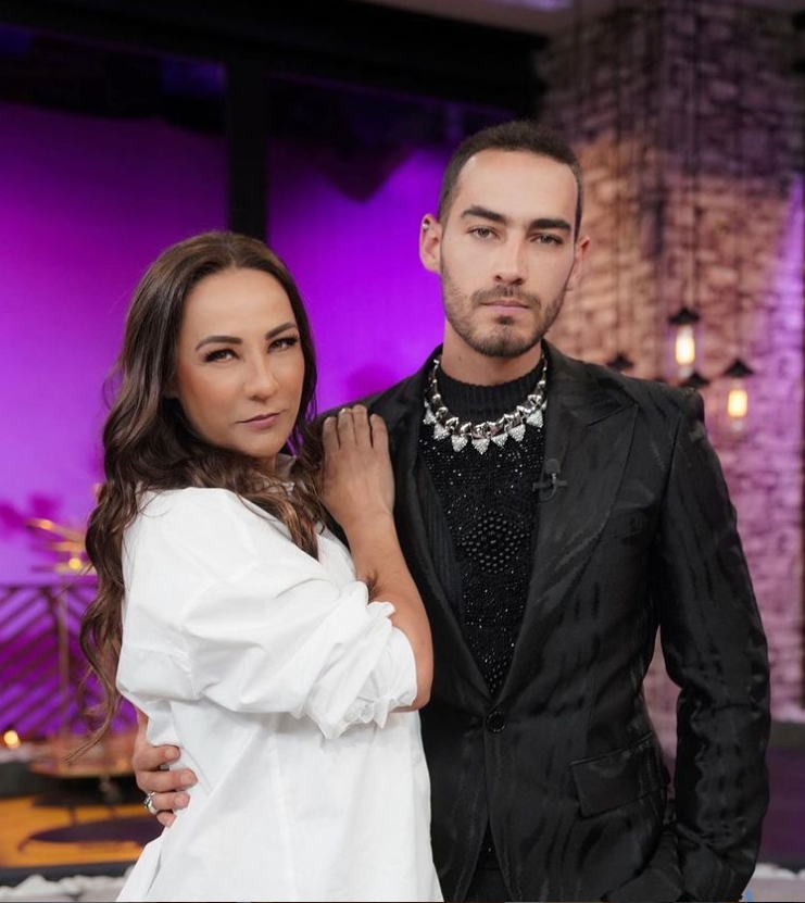 Michel Duval es el famoso hijo de Consuelo Duval que recientemente se robó las cámaras al presentarse en Netas Divinas