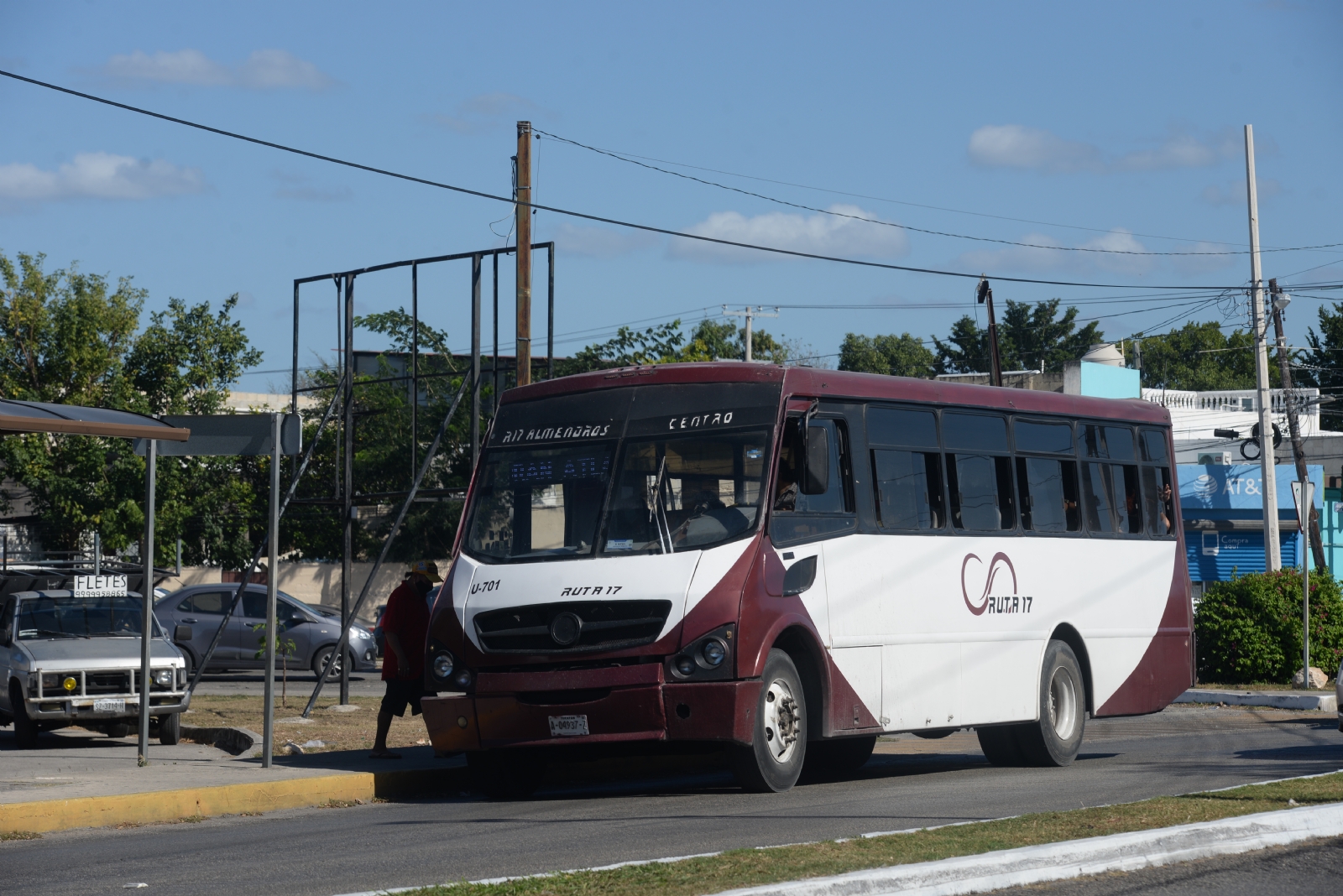 Operadores comentan que entre los nuevos requisitos para emplacar un autobús se pide cosas innecesarias como un extintor de dos mil que es poco práctico