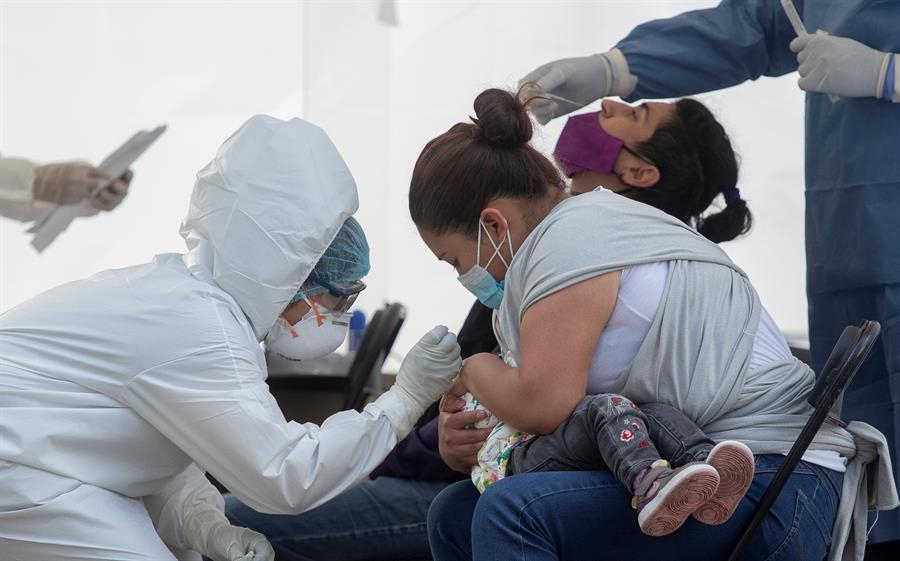 Hasta el momento, alrededor de 12 mil menores han contraído el virus del Sars-Cov-2 en México, durante la pandemia. Foto: EFE Hasta el momento, alrededor de 12 mil menores han contraído el virus del Sars-Cov-2 en México, durante la pandemia. Foto: EFE