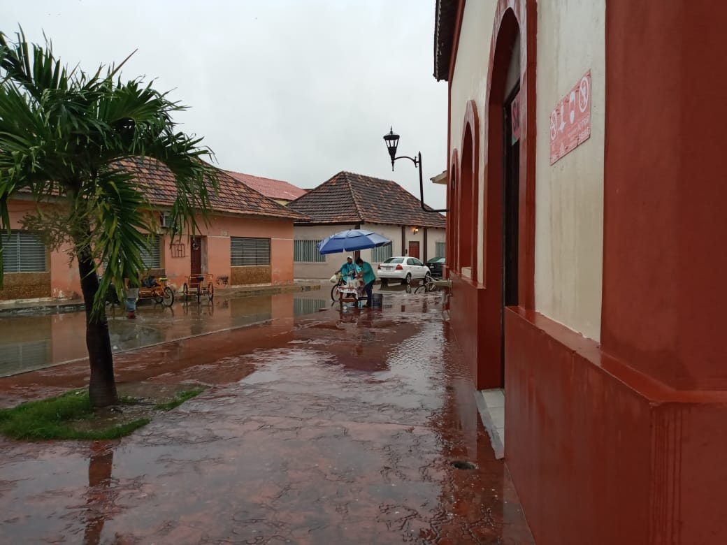 Los ciudadanos permanecieron en sus casas debido a las constantes lluvias que afectan a Palizada este sábado Los ciudadanos permanecieron en sus casas debido a las constantes lluvias que afectan a Palizada este sábado