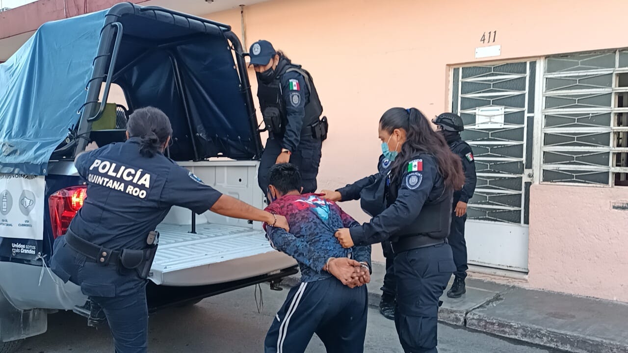 La mujer indicó que durante varios años, un hombre que tiene identificado, sustrajo cosas de su vivienda en Cozumel, sin que procedieran las denuncias que puso contra él