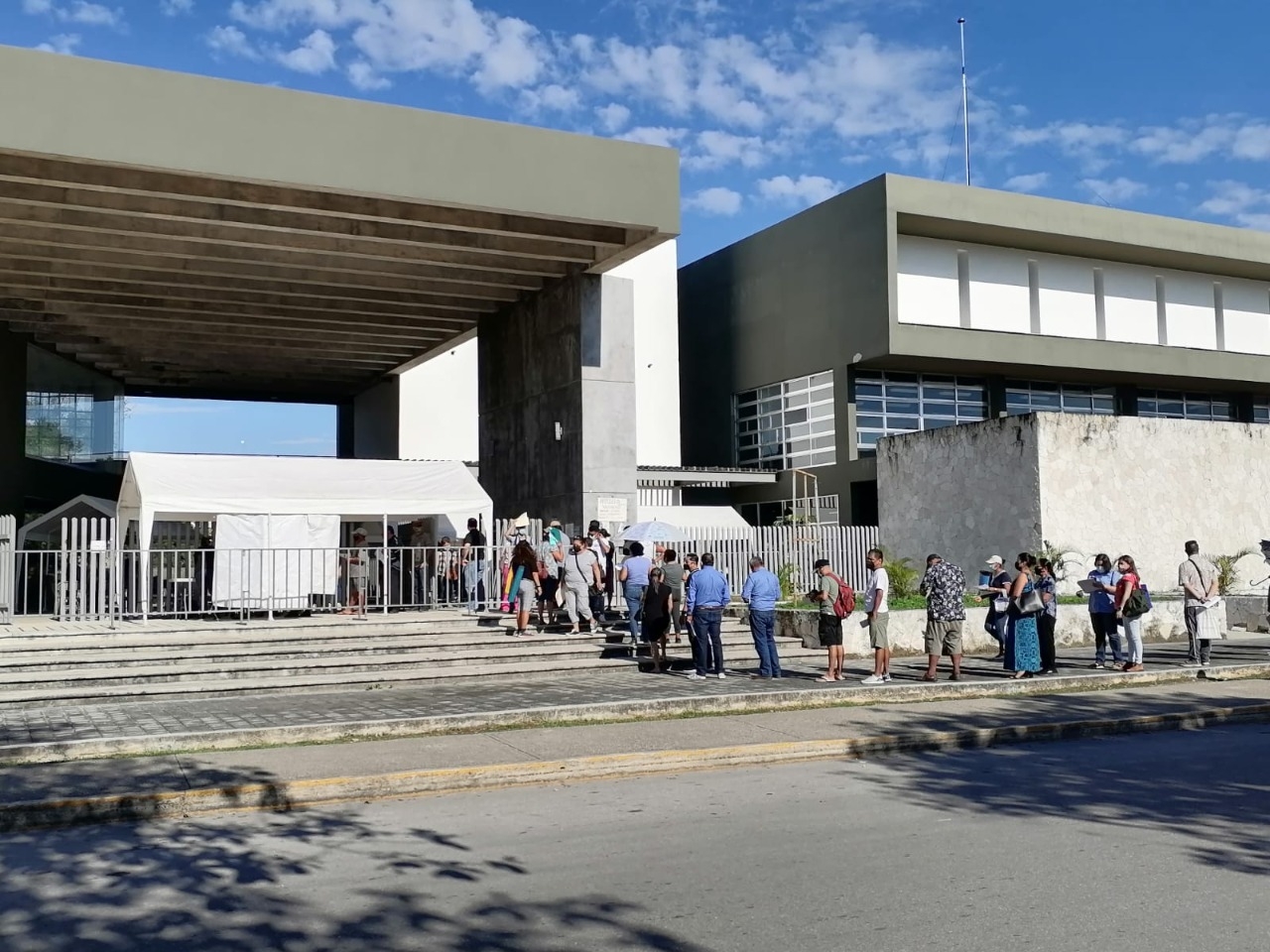 La vacuna que se aplica en Playa del Carmen es la AstraZeneca, independiente de las dosis recibidas con anterioridad La vacuna que se aplica en Playa del Carmen es la AstraZeneca, independiente de las dosis recibidas con anterioridad
