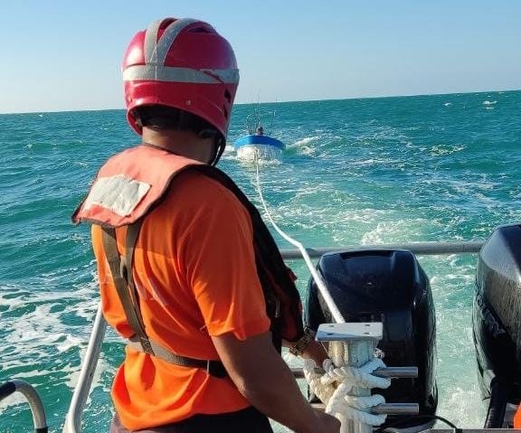 Se procedió a implementar primeros auxilios con los dos pescadores implicados, mismos que sólo reportaron fatiga Se procedió a implementar primeros auxilios con los dos pescadores implicados, mismos que sólo reportaron fatiga