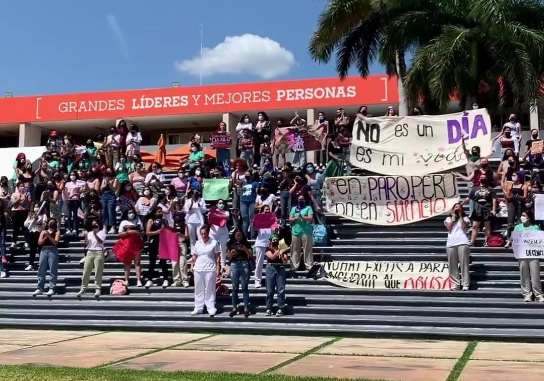 Estudiantes de la Anáhuac Mayab se manifestaron en contra de la violencia de género