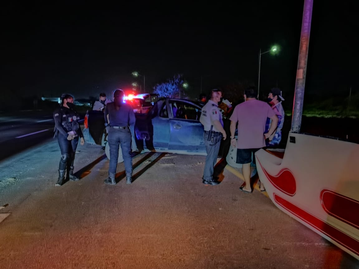 El vehículo fue removido de la carretera Mérida-Progreso con una grúa tras el choque ocurrido este 11 de marzo El vehículo fue removido de la carretera Mérida-Progreso con una grúa tras el choque ocurrido este 11 de marzo