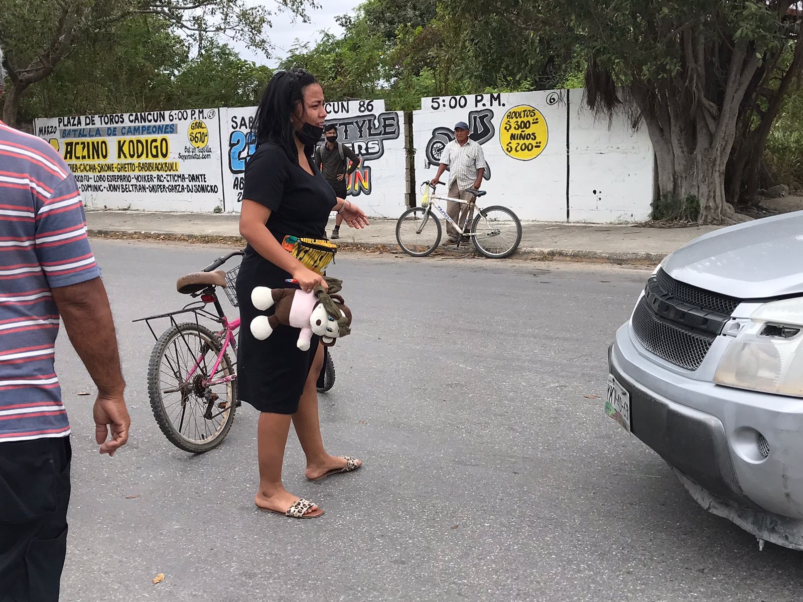 El conductor de la camioneta decidió hacerse cargo de la atención médica, por lo que las llevó a un nosocomio