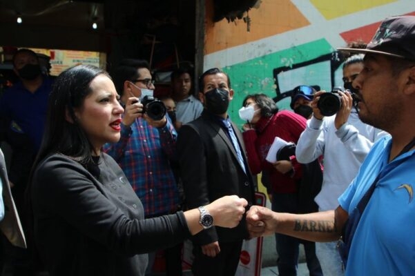 Sandra Cuevas fue acusada de golpear y retener a policías auxiliares de la demarcación. Foto: Alcaldía Cuauhtémoc