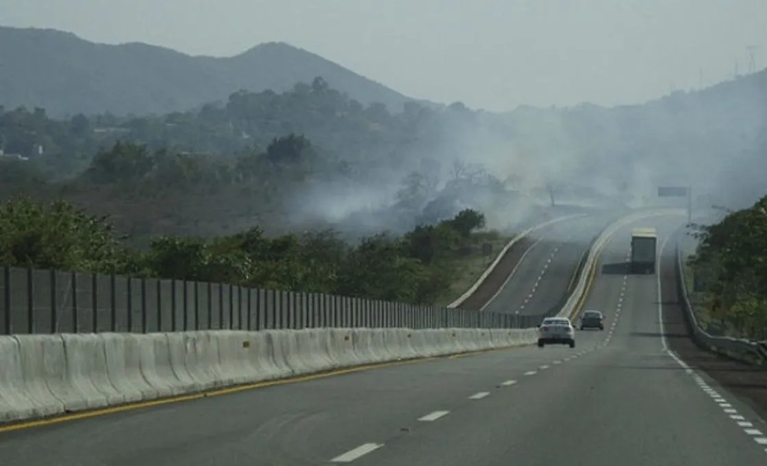 Los habitantes  no dejaron entrar a las autoridades. Foto: Especial
