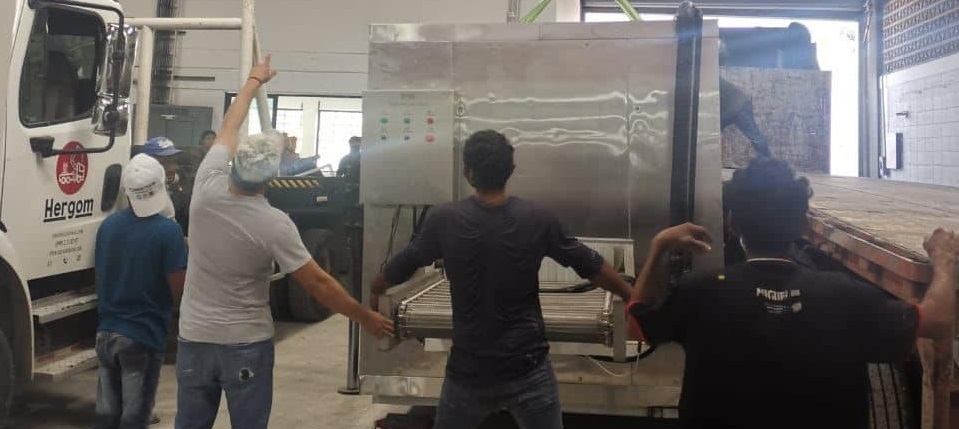 La misma empresa que vendió las maquinarias acudió a la empresa para embargarlas La misma empresa que vendió las maquinarias acudió a la empresa para embargarlas