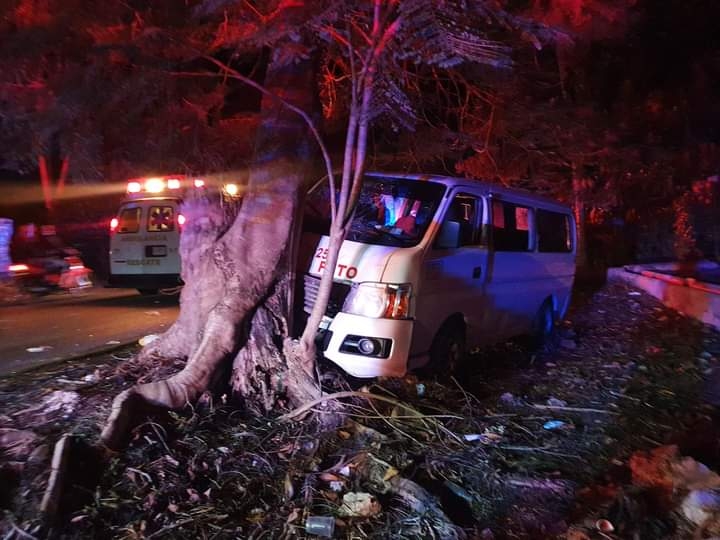 Hasta momento no sea reportado algún fallecido, el chófer se dio a la fuga