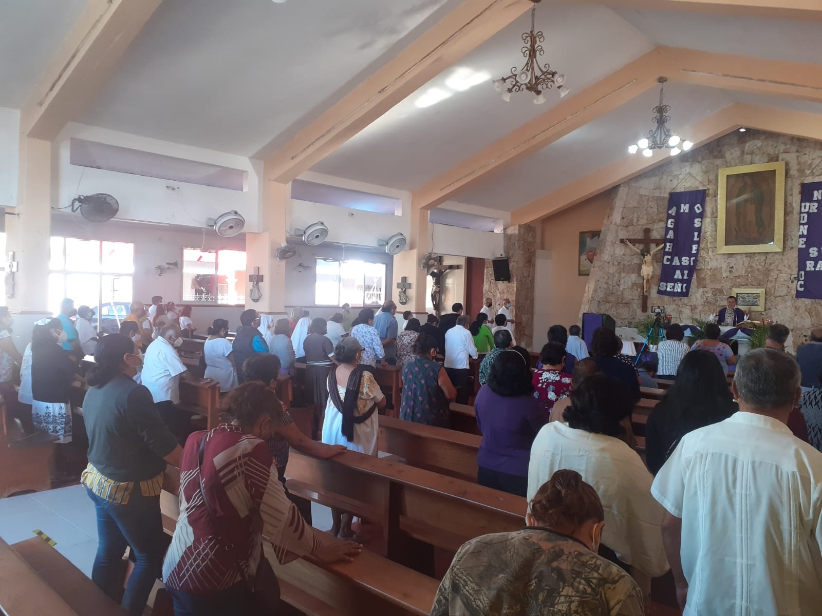 El sacerdote encargado de la Iglesia de Guadalupe en Cozumel pidió a los fieles orar por Ucrania en la misa por el Miércoles de Ceniza El sacerdote encargado de la Iglesia de Guadalupe en Cozumel pidió a los fieles orar por Ucrania en la misa por el Miércoles de Ceniza
