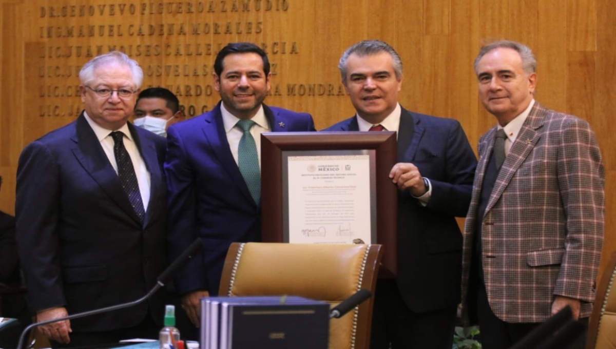 Francisco Cervantes Díaz, extitular de la Confederación de Cámaras Industriales de los Estados Unidos Mexicanos (Concamin) se convirtió en el nuevo presidente del Consejo Coordinador Empresarial (CCE) Francisco Cervantes Díaz, extitular de la Confederación de Cámaras Industriales de los Estados Unidos Mexicanos (Concamin) se convirtió en el nuevo presidente del Consejo Coordinador Empresarial (CCE)