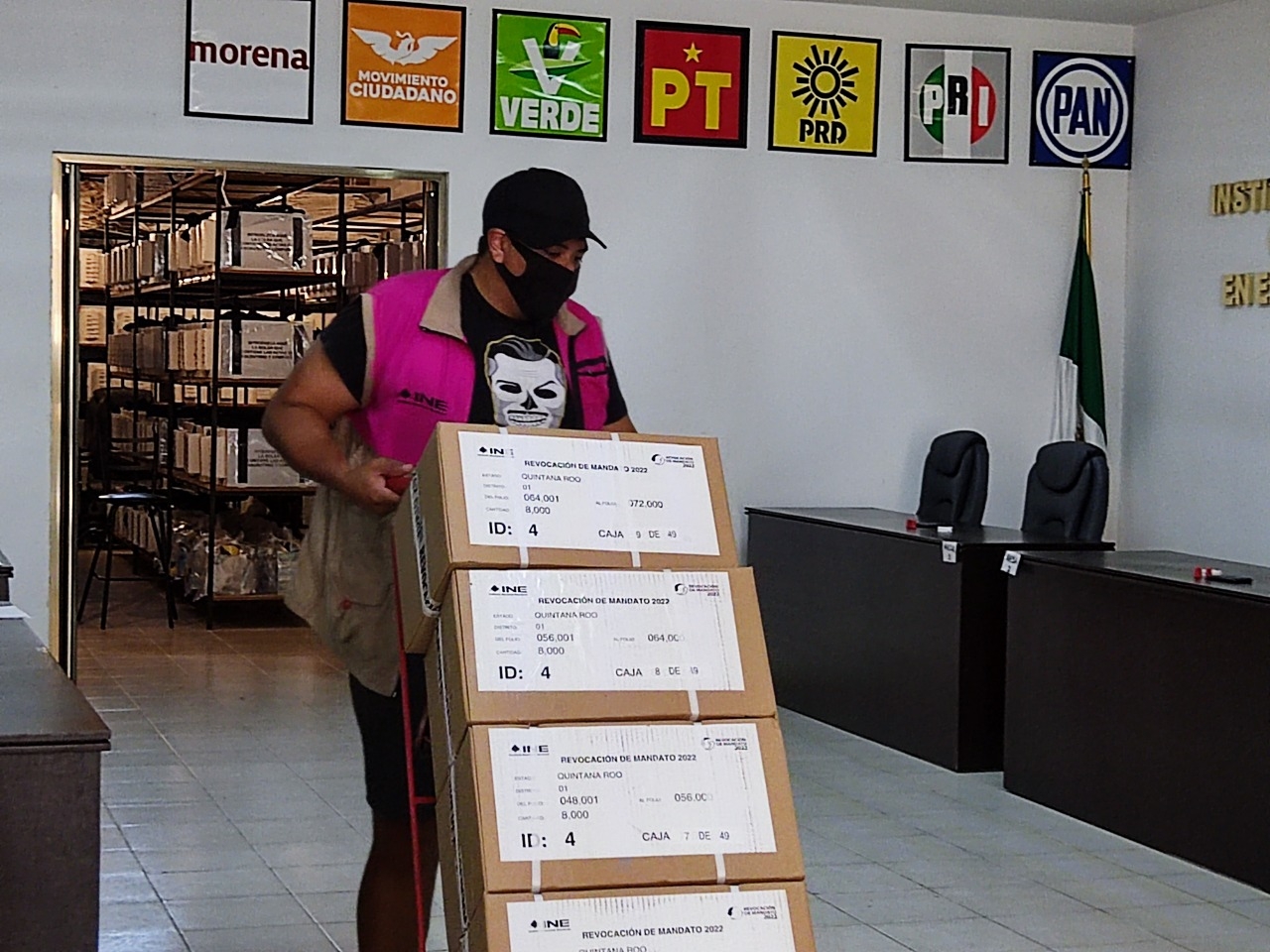 Revocación de mandato de AMLO: Llegan cerca de 340 mil boletas a Playa del Carmen