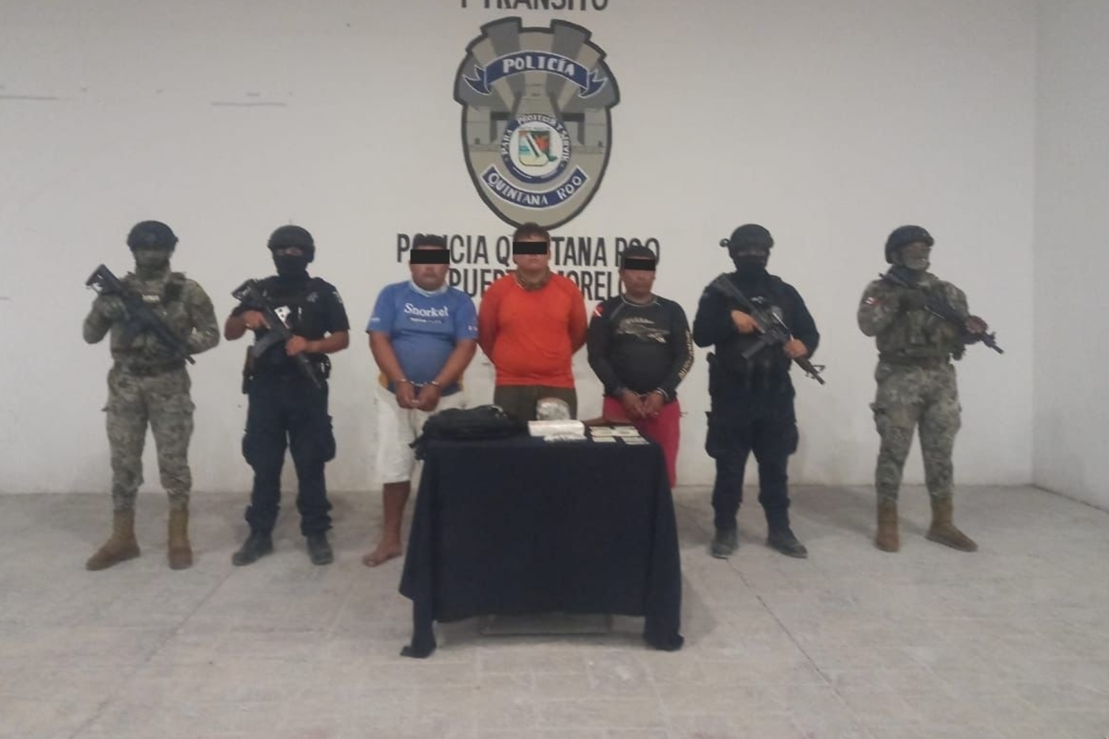 Los tres hombres detenidos con droga en Puerto Morelos quedaron a disposición de la Fiscalía General de la República Los tres hombres detenidos con droga en Puerto Morelos quedaron a disposición de la Fiscalía General de la República