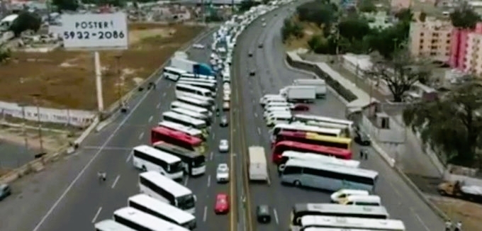 Las manifestaciones de transportistas se registraron en todo el país. Foto: Twitter Las manifestaciones de transportistas se registraron en todo el país. Foto: Twitter
