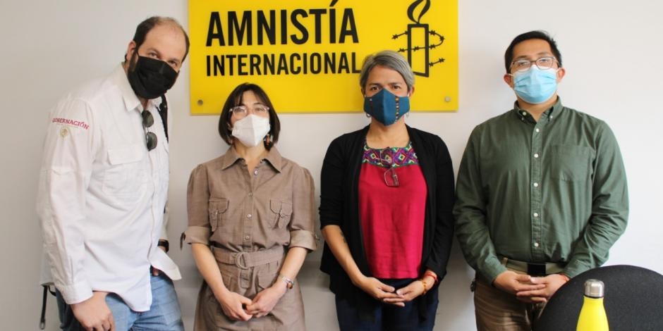 La entrega de los archivos se llevó a acabo desde las oficinas de la organización en México y a distancia con miembros de la Segob. Foto: Especial