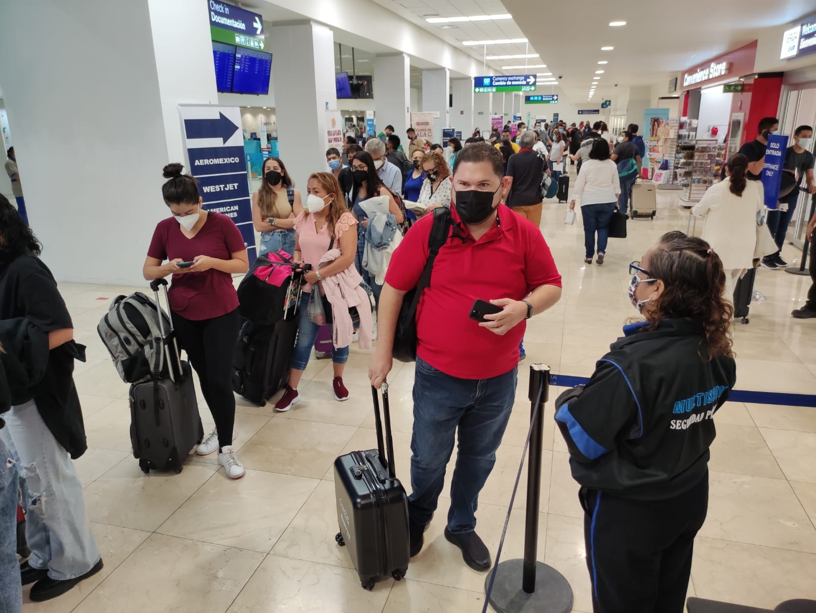 Hasta el momento, no se ha reportado algún retraso o cancelación de vuelo, a pesar del clima Hasta el momento, no se ha reportado algún retraso o cancelación de vuelo, a pesar del clima