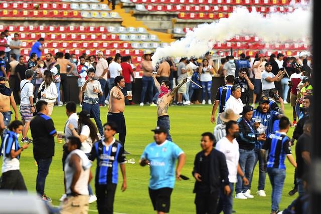 Analizan la venta de alcohol en estadios de la Liga MX