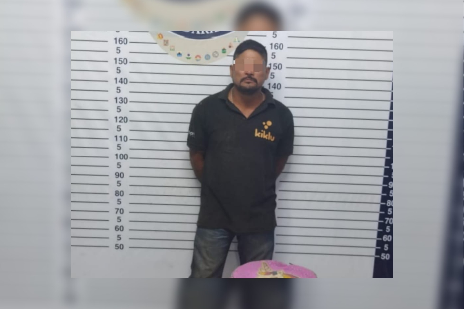 El hombre fue llevado a las instalaciones de la FGE Quintana Roo en Playa del Carmen, donde se definirá su situación legal El hombre fue llevado a las instalaciones de la FGE Quintana Roo en Playa del Carmen, donde se definirá su situación legal