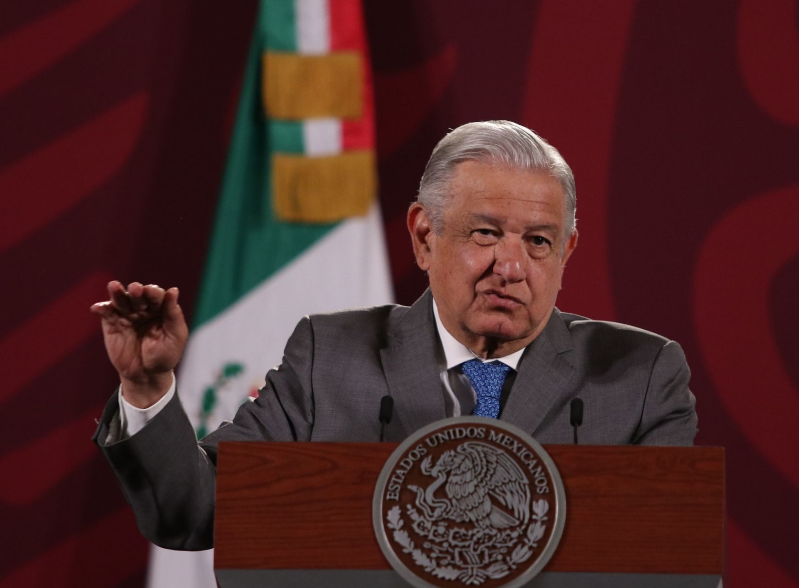 AMLO  lamentó la muerte del exdiputado Pedro Carrizales "El Mijis" y dijo que habrá una investigación a fondo.
