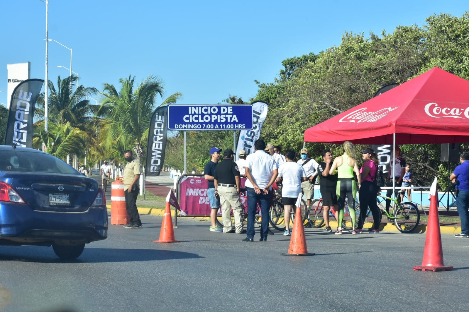 En el primer día de esta actividad, estuvieron presentes elementos de seguridad que desde temprano colocaron vallas metálicas En el primer día de esta actividad, estuvieron presentes elementos de seguridad que desde temprano colocaron vallas metálicas
