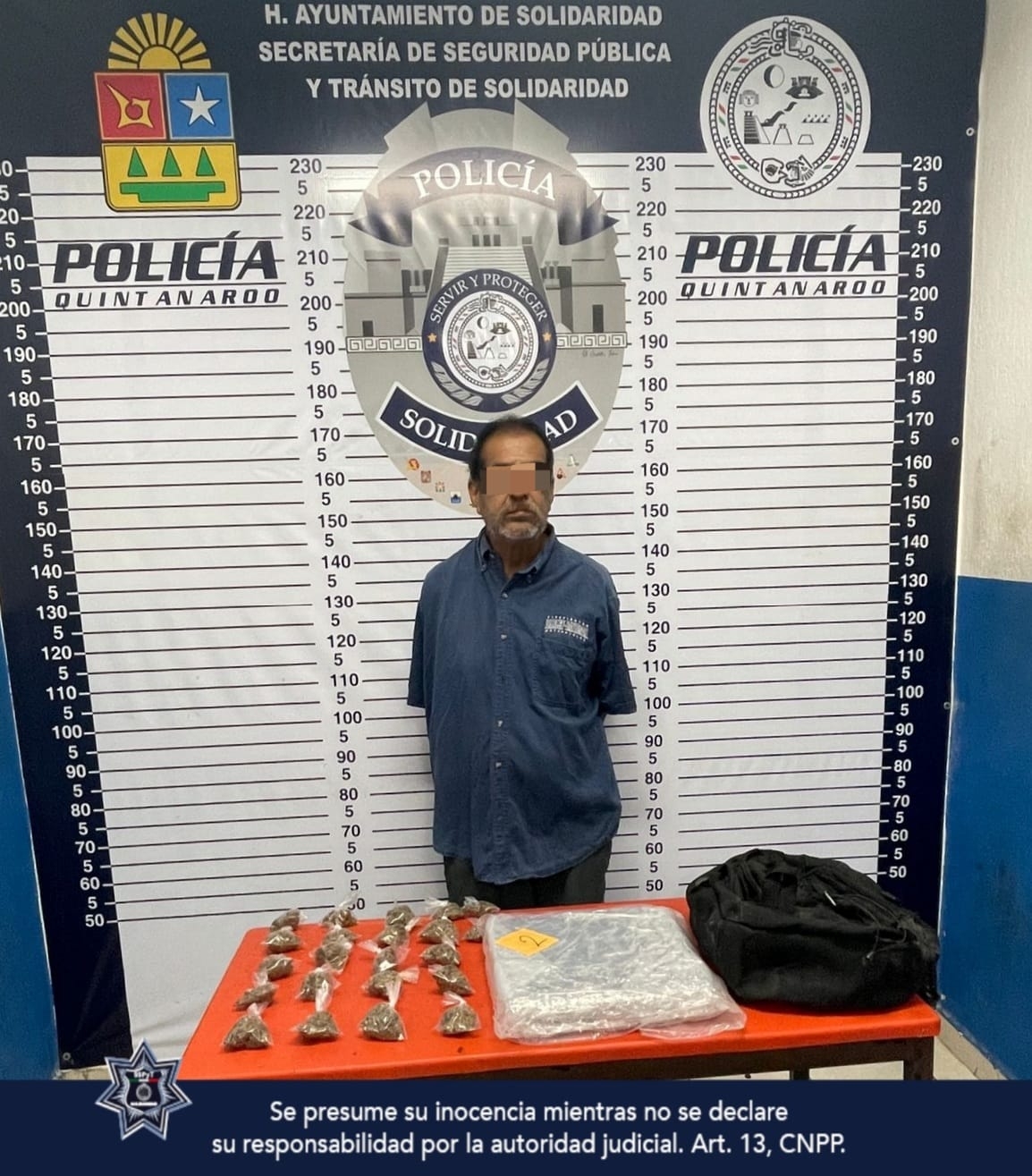 Uno de los sujetos fue detenido con varias bolsas de marihuana