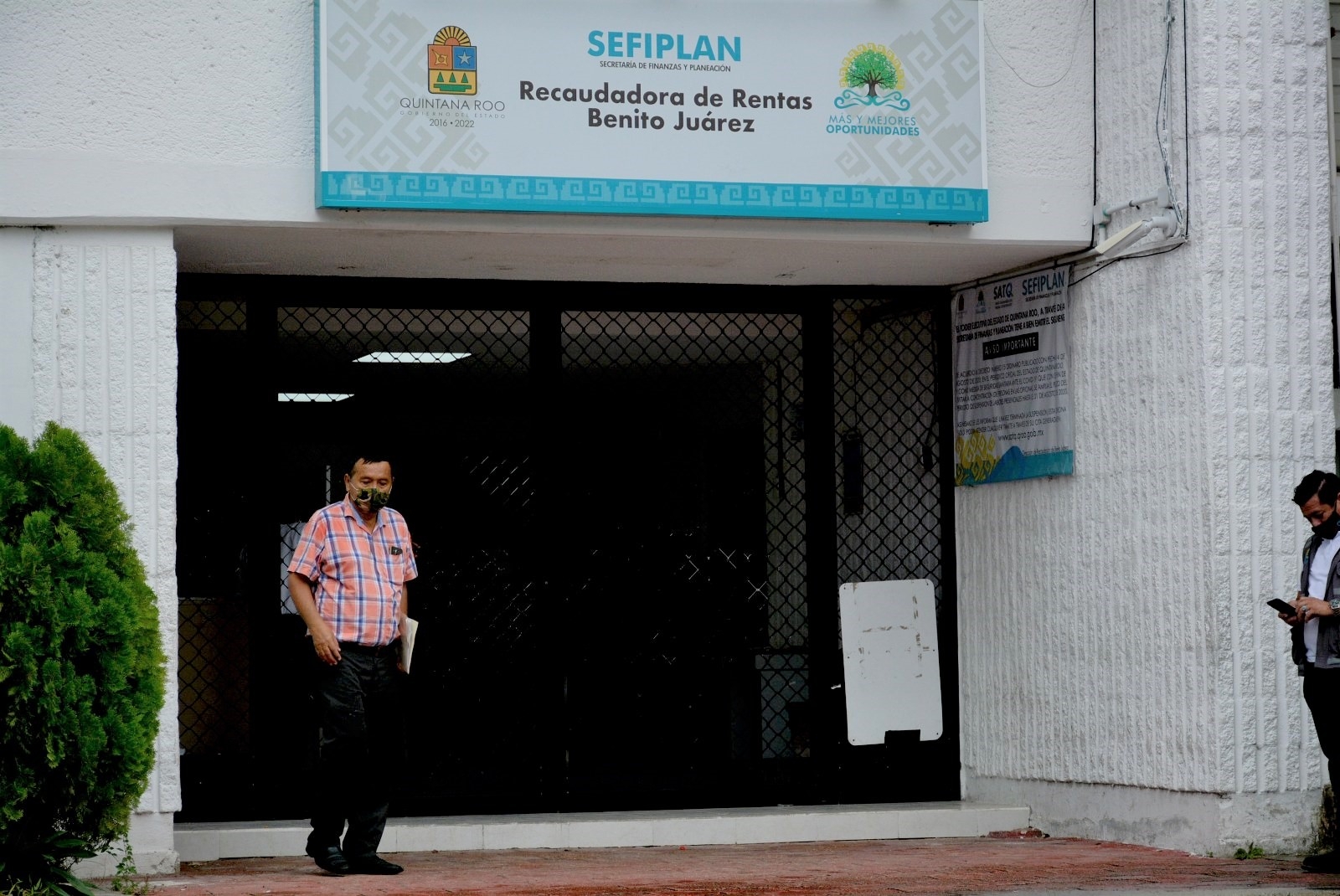 La Sefiplan ordenó que los colaboradores del servicio público estatal deberán usar de manera obligatoria el cubrebocas dentro de las oficinas de las diversas dependencias La Sefiplan ordenó que los colaboradores del servicio público estatal deberán usar de manera obligatoria el cubrebocas dentro de las oficinas de las diversas dependencias