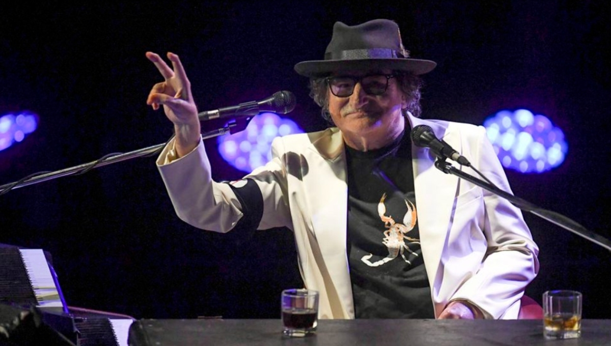 El cantante Charly García fue internado de emergencia luego de que hace unos días sufriera un accidente doméstico. La noticia la dio a conocer el periodista Daniel Ambrosino en su programa en vivo El cantante Charly García fue internado de emergencia luego de que hace unos días sufriera un accidente doméstico. La noticia la dio a conocer el periodista Daniel Ambrosino en su programa en vivo