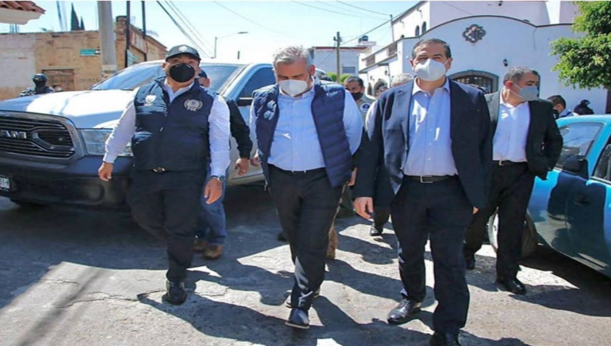 Al menos 11 personas fueron agredidas a balazos el pasado 27 de febrero en San José de Gracia, Michoacán, de acuerdo con los exámenes genéticos practicados a la sangre recolectada en el sitio de la masacre Al menos 11 personas fueron agredidas a balazos el pasado 27 de febrero en San José de Gracia, Michoacán, de acuerdo con los exámenes genéticos practicados a la sangre recolectada en el sitio de la masacre